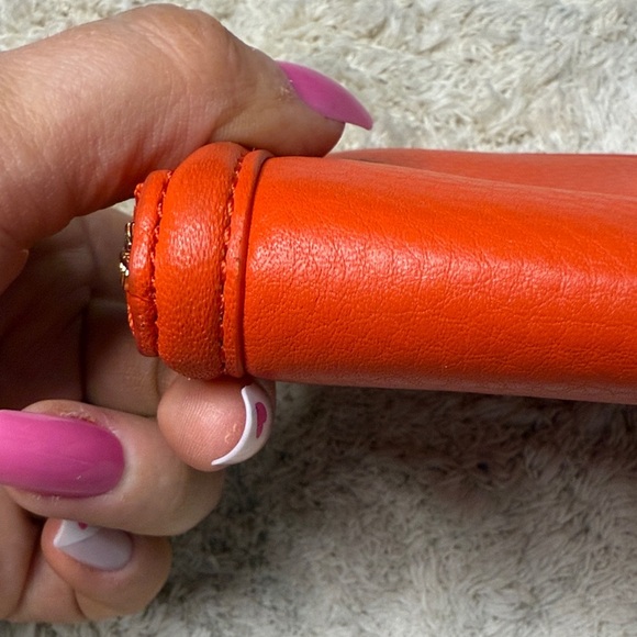 Like New Tory Burch Orange Amanda Continental Leather Zip Wallet - Picture 12 of 13